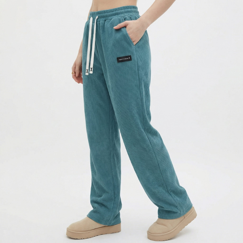 Damen High-Waist Cordhose mit weitem Bein in Beige, lässig und bequem für Herbst/Winter.