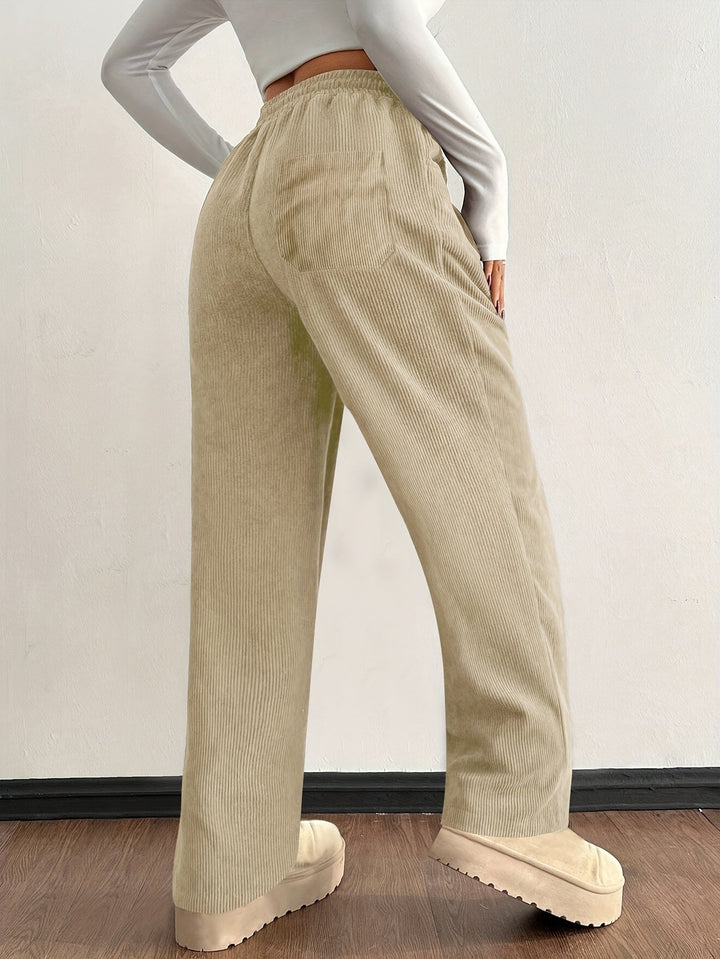 Lässige Damen Cordhose mit weitem Bein, hoher Taille und bequemem Stoff, ideal für den Alltag.