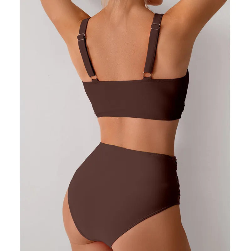 Stylischer Damen High Waist Push-Up Bikini, perfekt für selbstbewusste Frauen am Strand & im Urlaub.