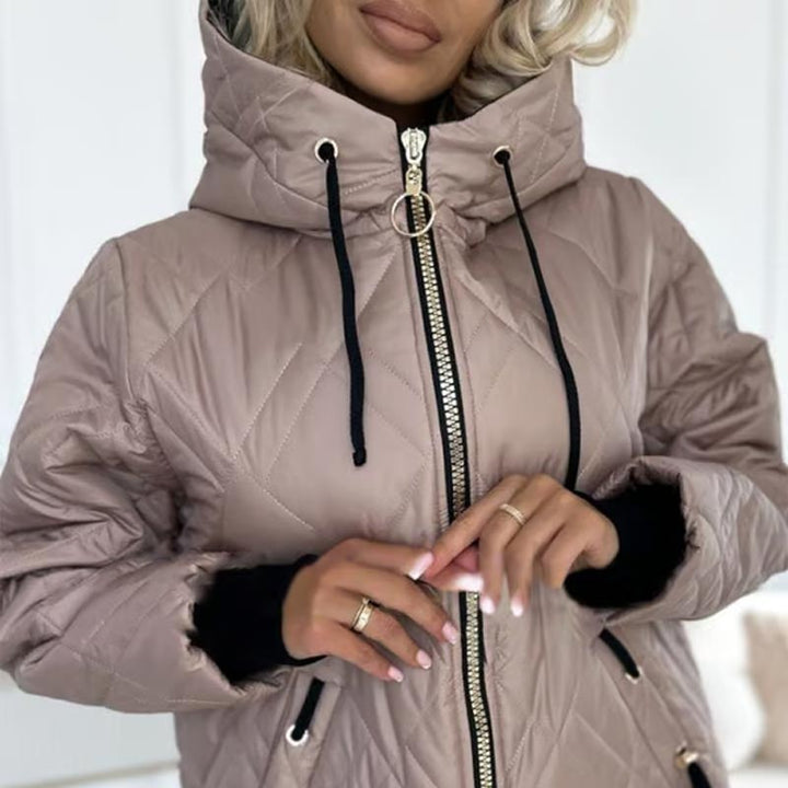 Übergangsjacke für Damen, stilvoll und warm, ideal für den Herbst. Eine vielseitige Freizeitjacke.