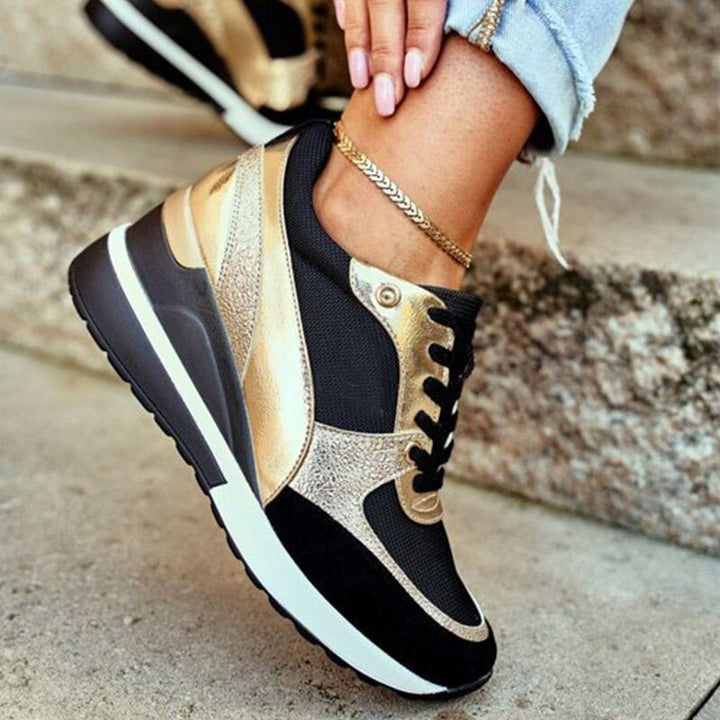 Damen Komfort-Sneaker Gold-Schwarz. Orthopädische Schuhe mit bequemer Passform und Keilabsatz für Freizeit.