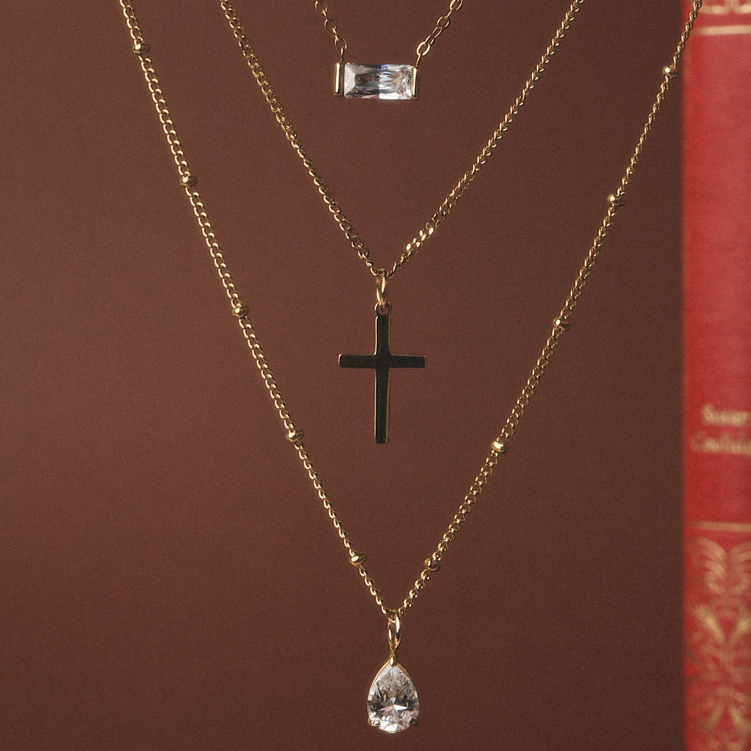Perfekte Goldkette Kreuz für Damen, wasserfest, hypoallergen, langlebiger Edelstahlschmuck.