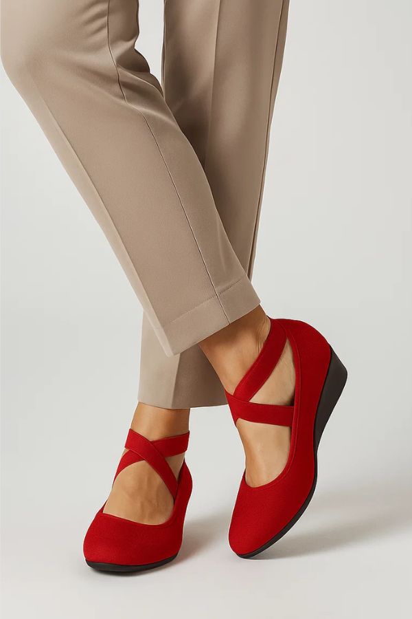 Rutschfeste Damen Kreuzriemen Sandalen, orthopädisch und bequem, perfekt für warme Tage und Freizeit.