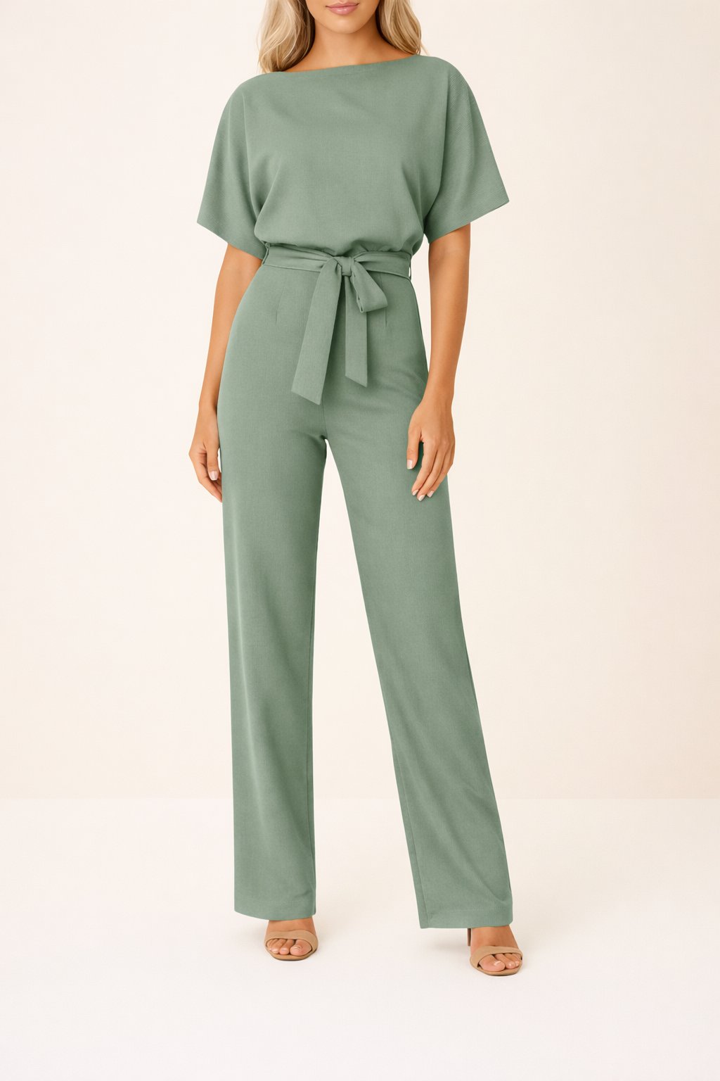 Eleganter Damen Jumpsuit mit Bindegürtel, ideal als schickes Büro Outfit oder für besondere Events.