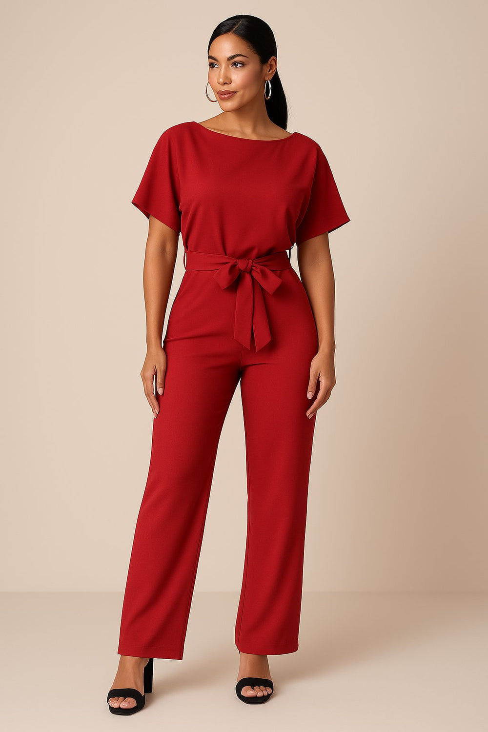 Modischer Damen Jumpsuit mit kurzen Ärmeln, ideal für Freizeit & festliche Anlässe. Vielseitig & bequem.