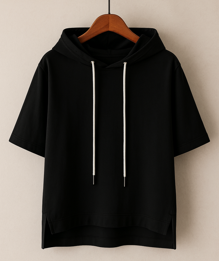 Vielseitiger Damen Kurzarm-Hoodie, perfekt als entspanntes Top oder für einen modernen Layer Look in der Freizeit.
