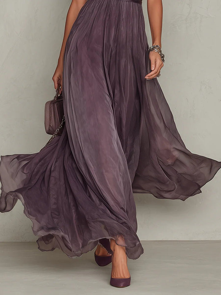 Feminin elegantes lila Damen Maxikleid für den Sommer, mit Puffärmeln und stylischem Schlüsselloch-Ausschnitt.