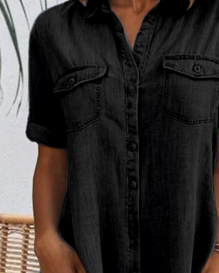 Stilvolles Damen Freizeitkleid mit Knopfleiste, kurzen Ärmeln und bequemem A-Linien-Schnitt. Damenbekleidung.