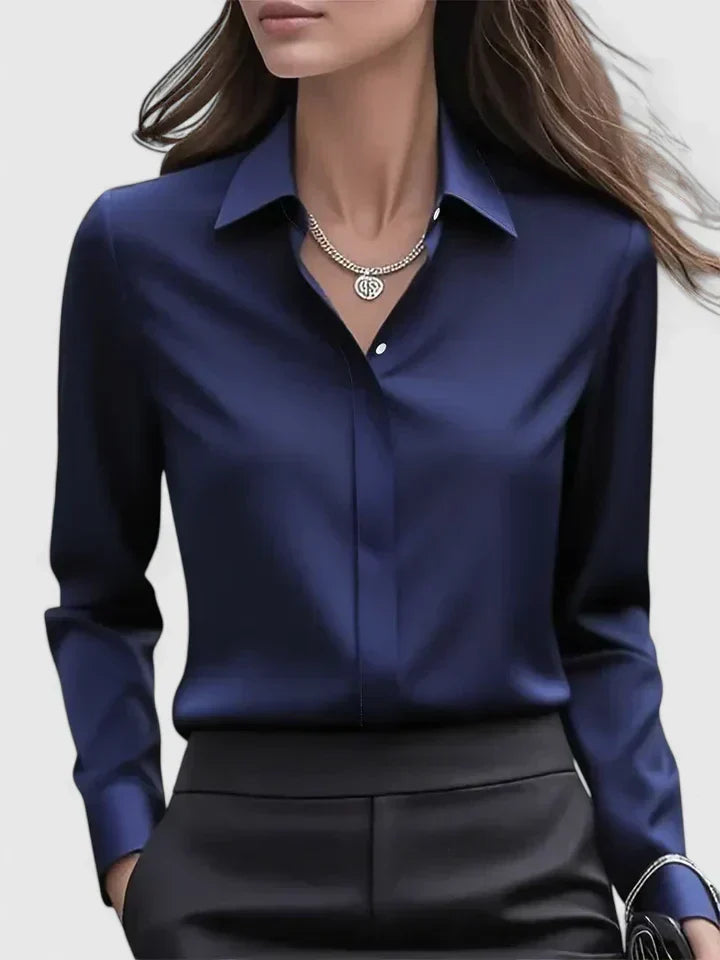 Elegantes Damen Langarmshirt, unifarben, mit verdeckter Knopfleiste für einen modernen, sauberen Look.