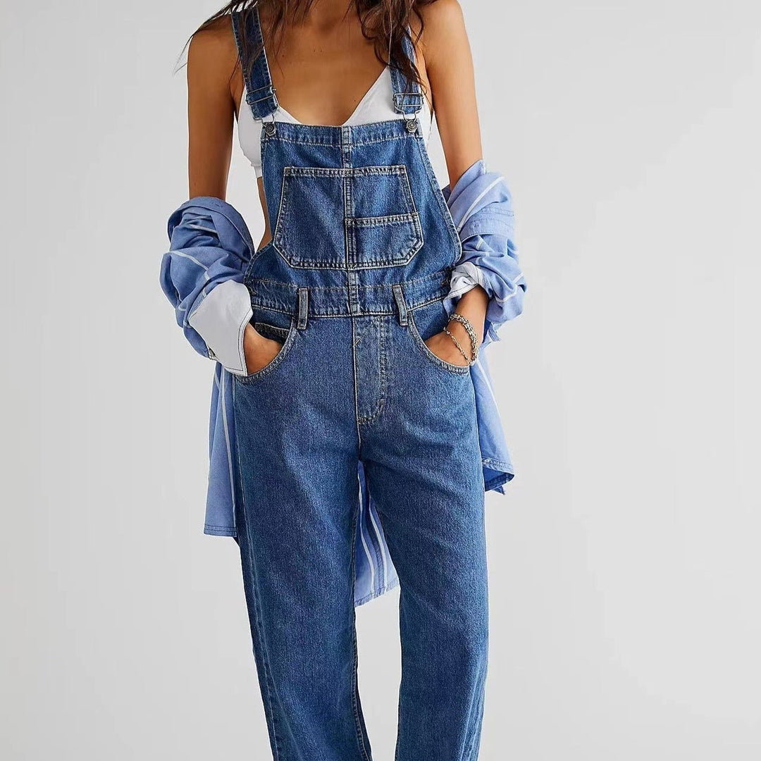 Damen Latzhose im Relaxed Fit für lässigen Streetstyle und bequeme Freizeitlooks.