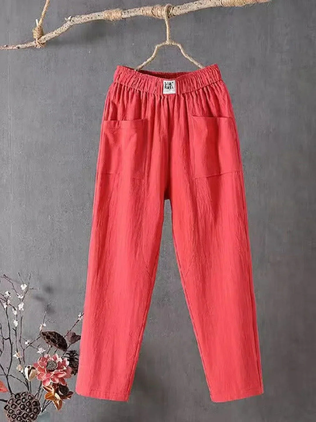 Elegante, leichte Damenhose mit weitem Bein, ideal für den Sommer. Komfortabel und atmungsaktiv.