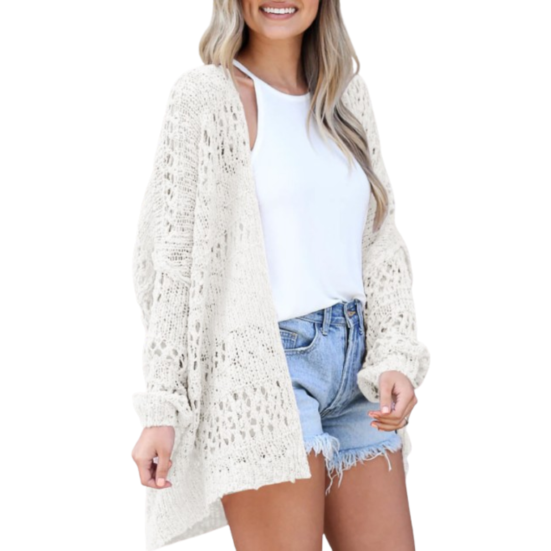 Damen Boho-Cardigan aus leichtem Strick. Lockere Übergangsjacke für Herbstoutfits. Offener Strickpullover, bequem.