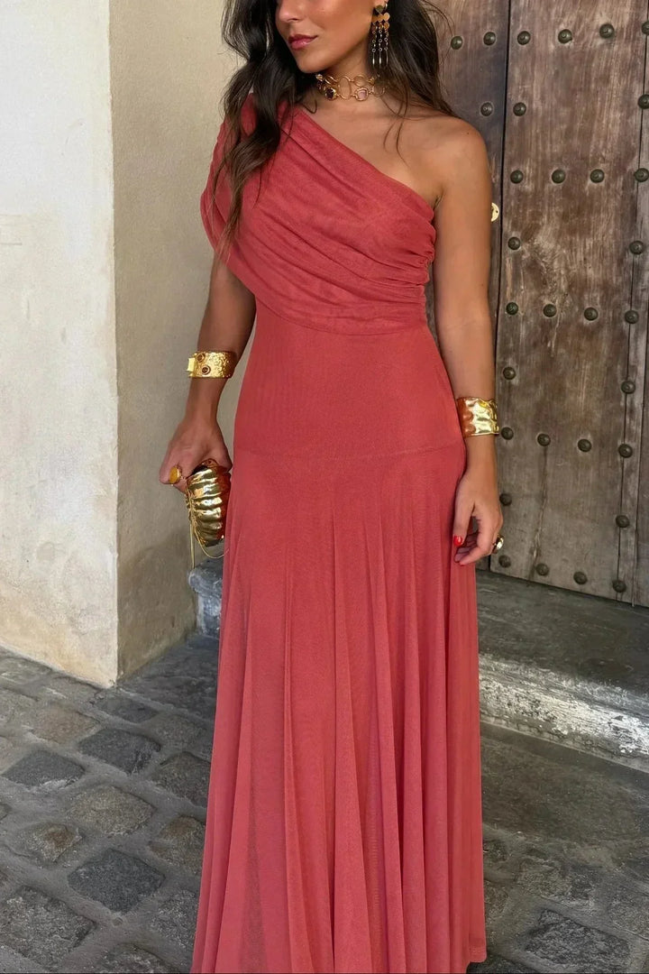 Luxuriöses Damen One-Shoulder Abendkleid mit Rüschendetails, perfekt für Gala und Hochzeitsgäste.