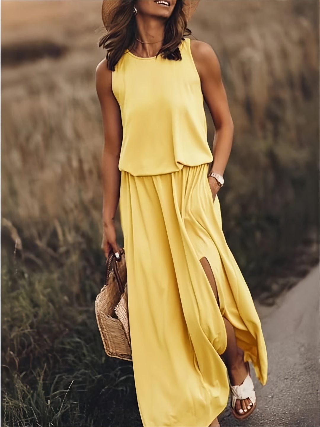 Damen Maxikleid im Boho-Stil, fließend und elegant für stilvolle Herbsttage. Ideal als vielseitiges Freizeitkleid.