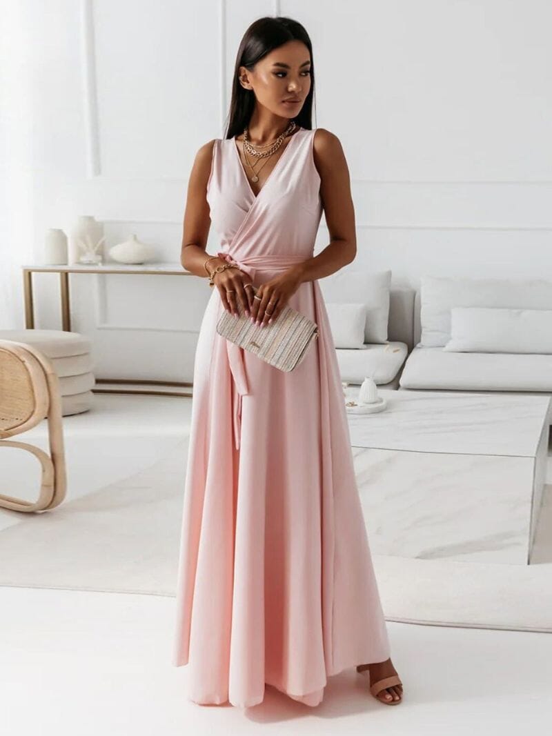 Luftiges Damen Sommer Maxikleid mit tiefem V-Ausschnitt. Komfortabel und stilvoll für heiße Tage.