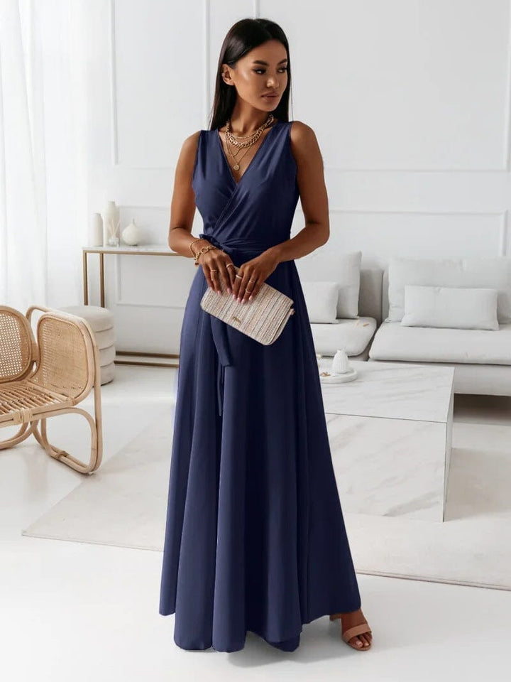 Stilvolles Damen Maxikleid mit V-Ausschnitt. Komfortables Sommerkleid, perfekt für Urlaub, Strand und Abendveranstaltungen.