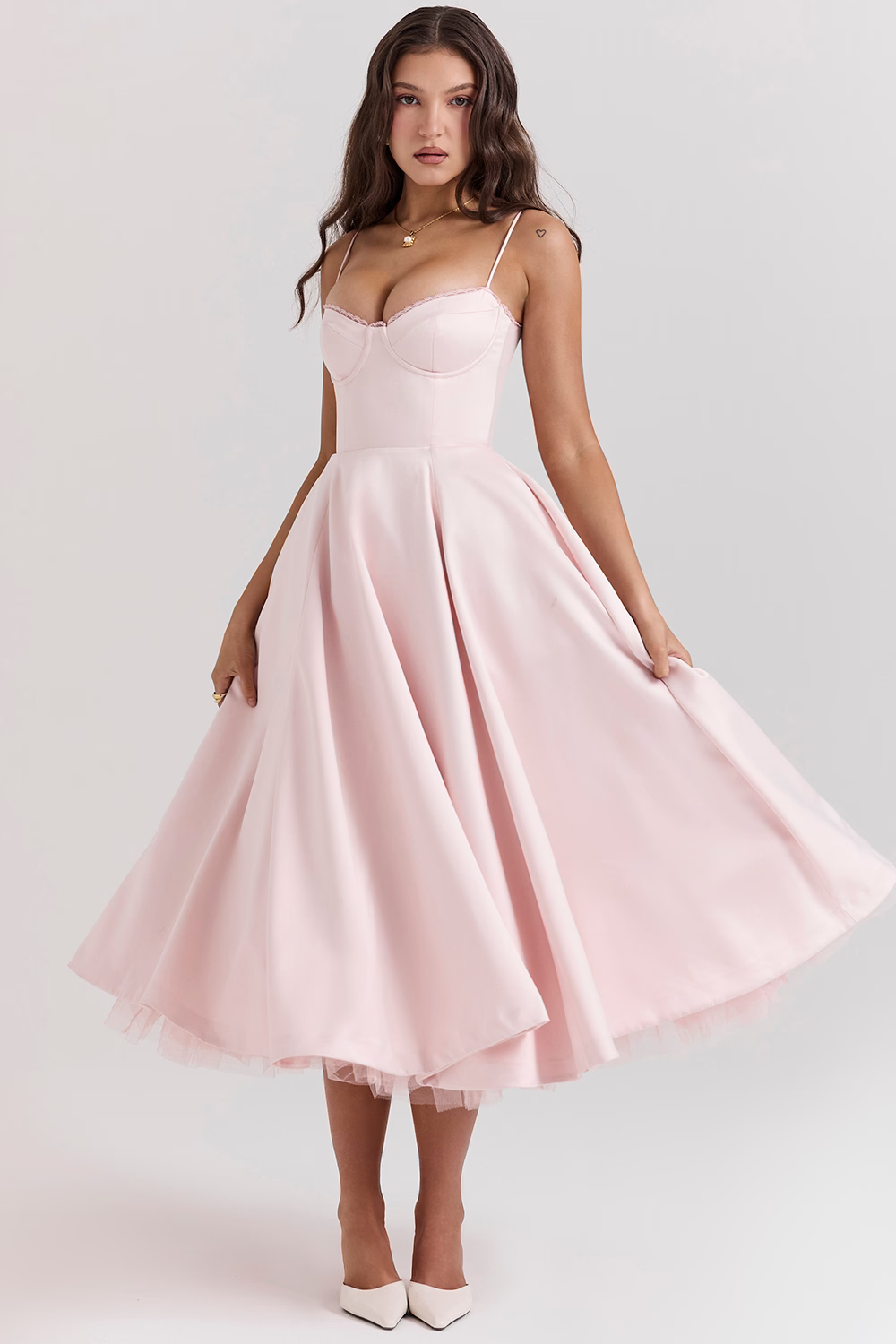 Festliches Damen Midi-Kleid mit Korsett-Stil und Herz-Ausschnitt. Perfekt für Hochzeiten & Abende.