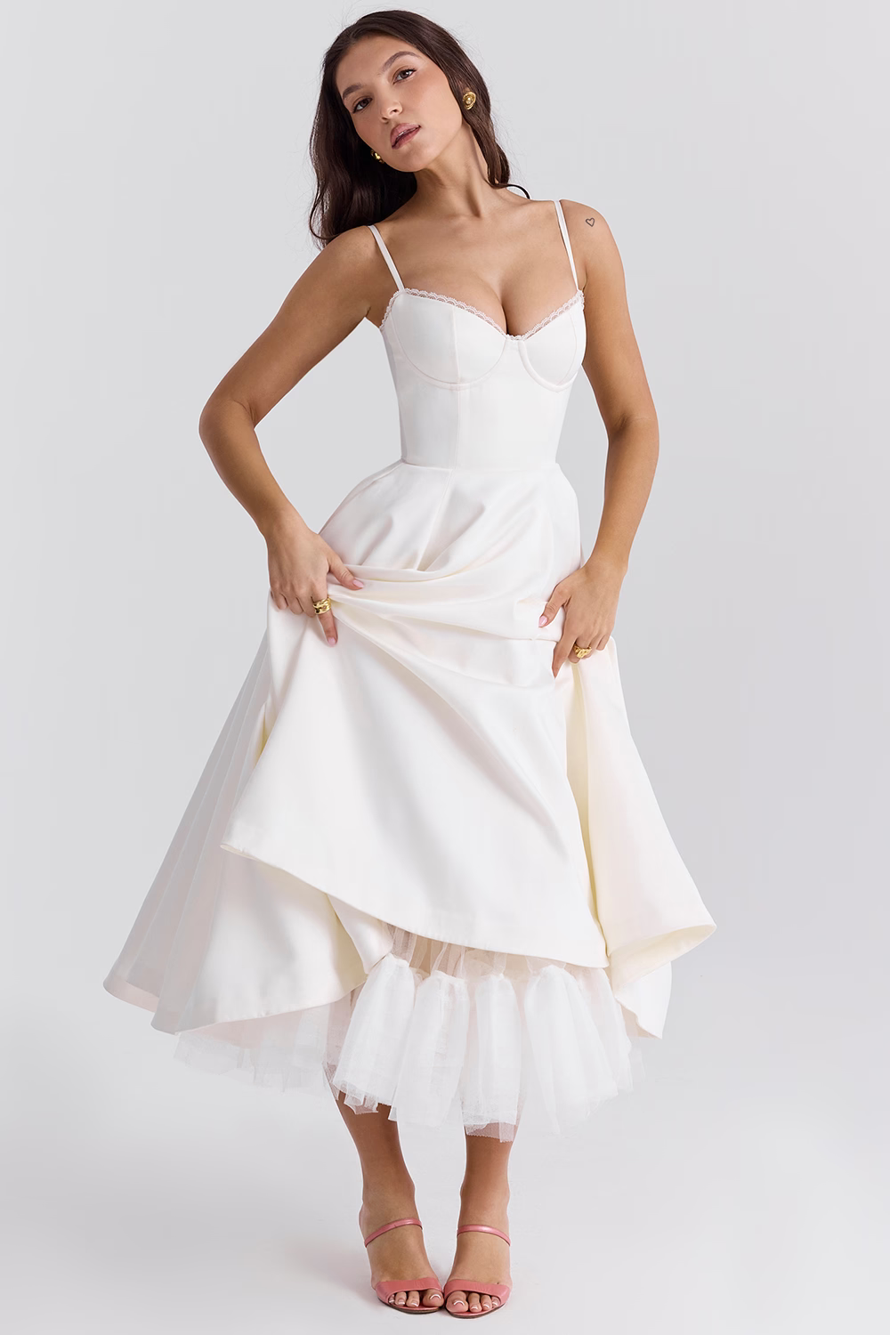 Cocktailkleid Damen: Midi-Schnitt, Korsett-Oberteil & fließender Rock für glamourösen Auftritt.