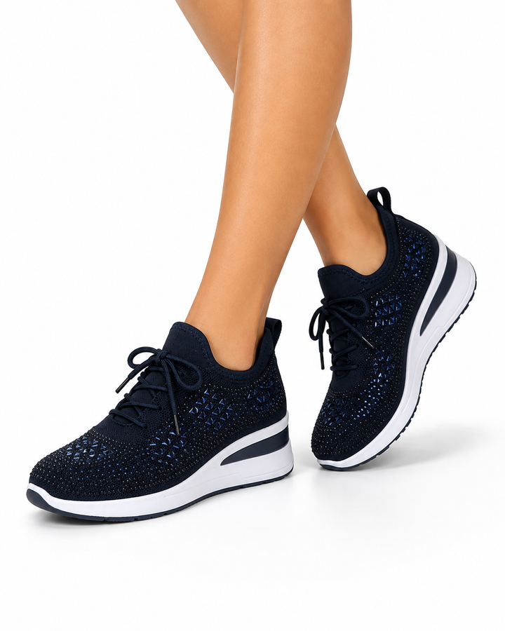 Stylische Damen Ortho-Sneakers in modernem Design. Sportliche Freizeitschuhe für Frauen.