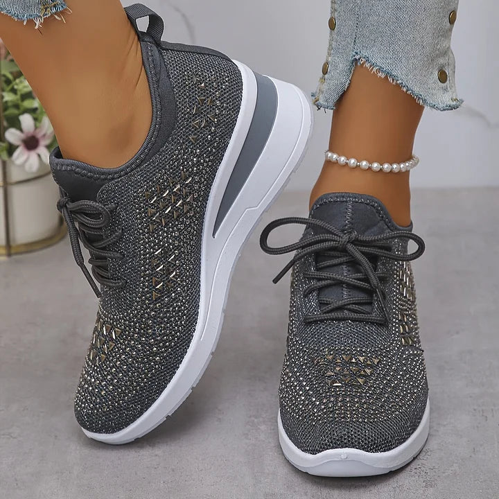 Stylische Damen-Turnschuhe, orthopädisch & rutschfest, ideal für sportliche Aktivitäten.