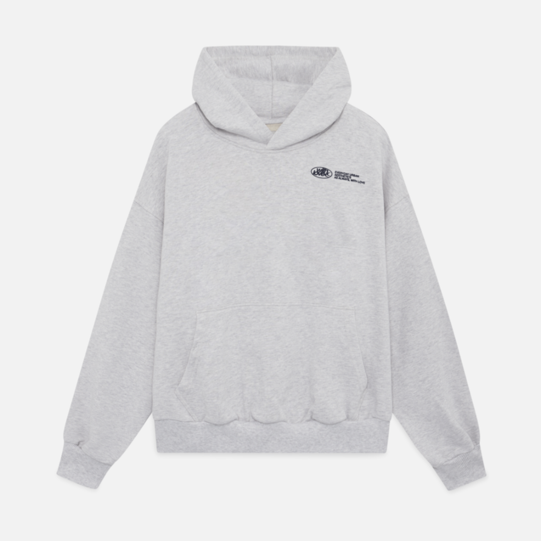 Moderner Damen Oversize Kapuzenpullover mit stylischem Print. Trendiger und bequemer Look für Damen.