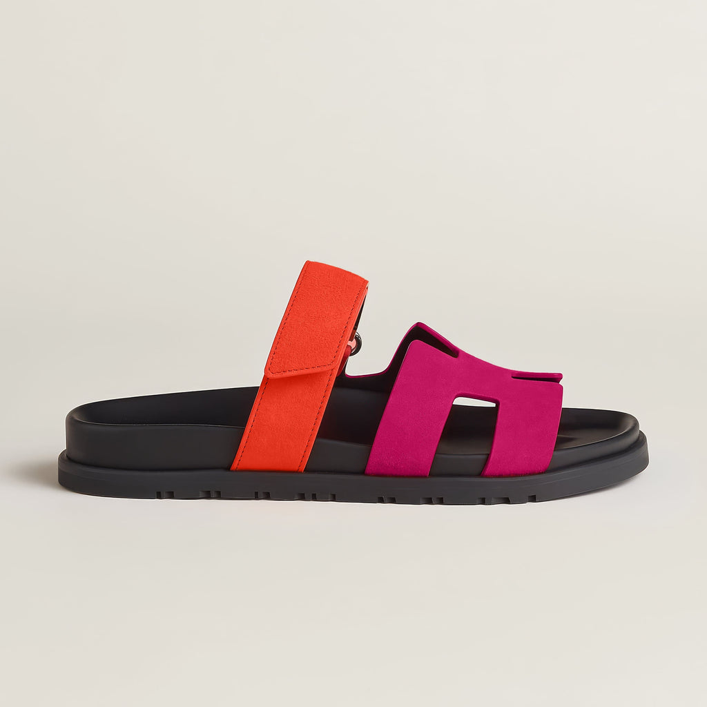 Damen Sandalen für ein Strandoutfit. Offene Zehe, bequem und perfekt als Urlaubsschuhe.