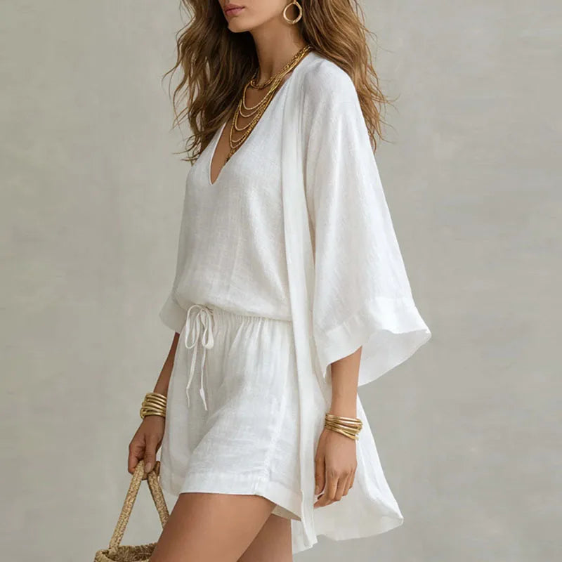 Bequemes Damen Sommer Shorts Set mit lockerem Schnitt. Atmungsaktiv, mit V-Ausschnitt, ideal für Strand & Alltag.