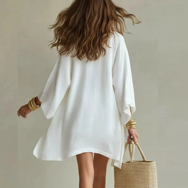 Feminin & leicht: Damen Sommer Dreiteiliges-Set. Locker geschnitten, mit Shorts, Top & Überwurf, perfekt für den Urlaub.