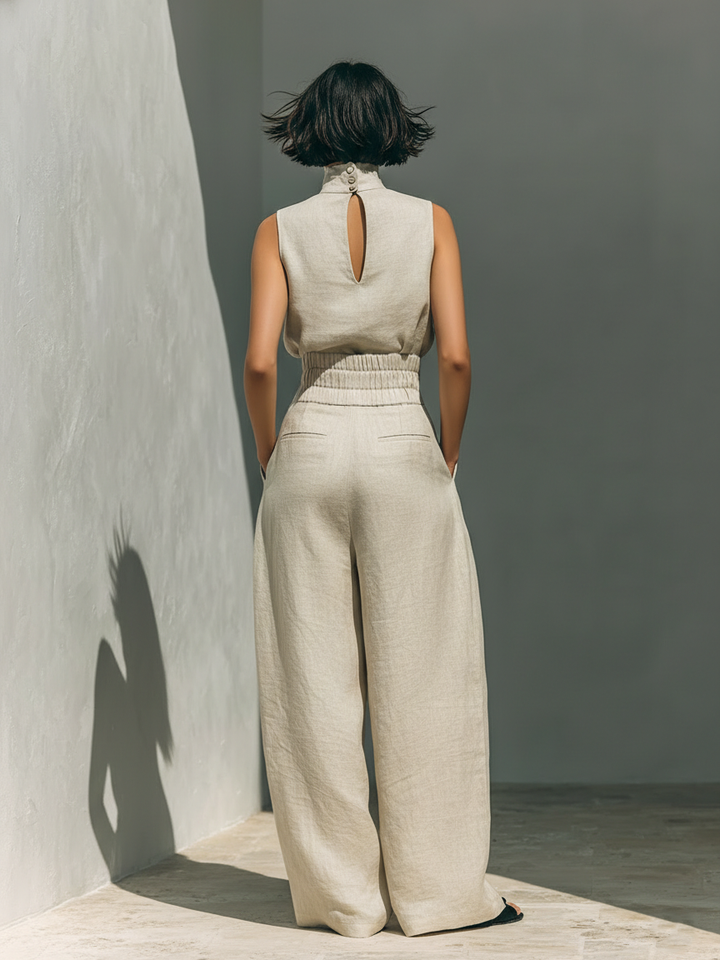 Luftig-leichtes Damen Sommer-Set Alina mit minimalistischer ärmelloser Bluse & weicher weiter Hose. Perfekt für Freizeit.