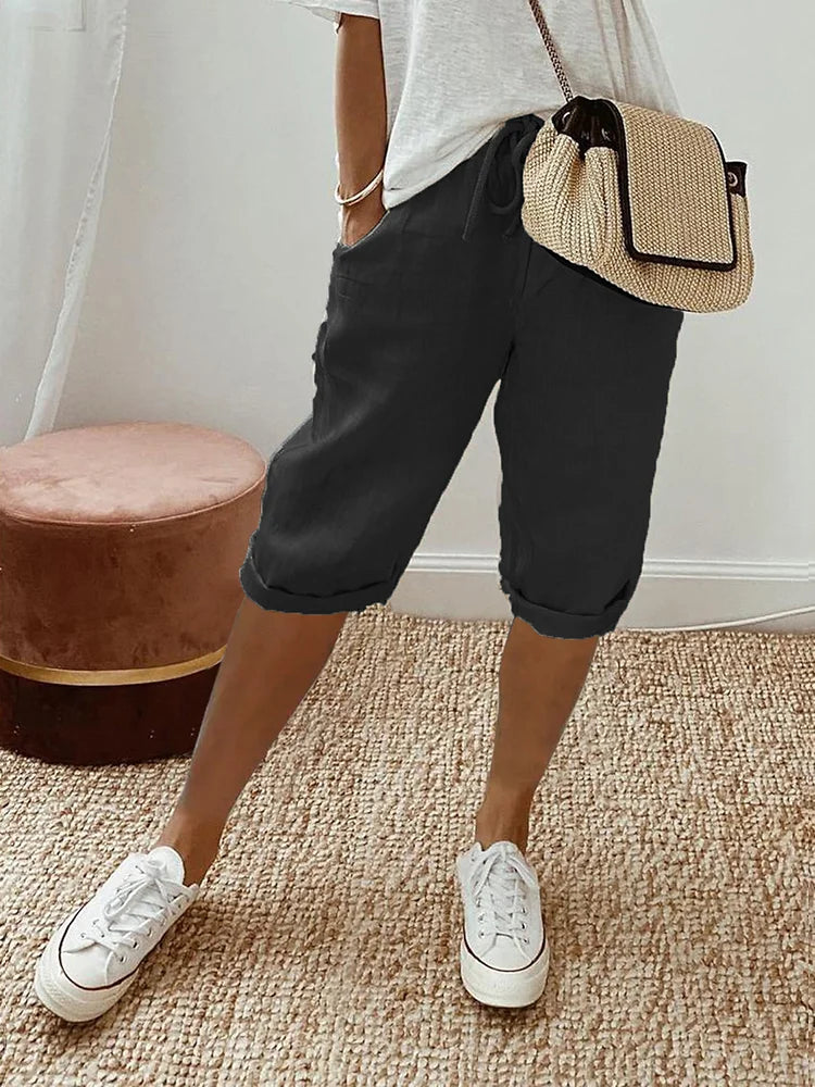 Damen Sommer Shorts mit bequemem Elastikbund, ideal für Freizeit & Urlaub.
