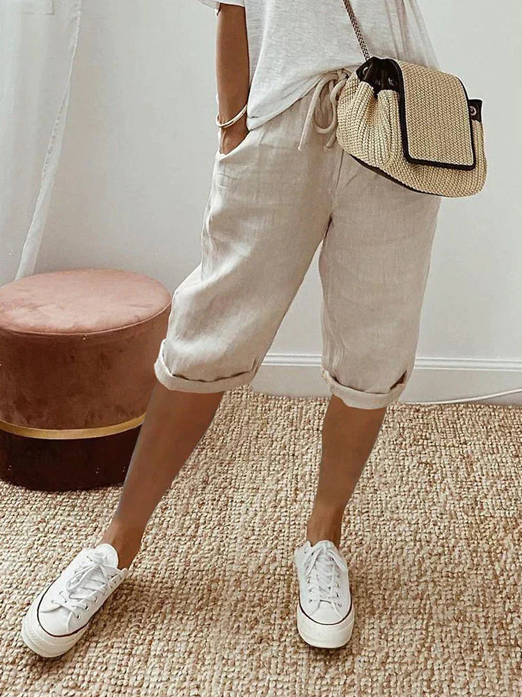 Leichte Damen Shorts mit Elastikbund, perfekt für lässige Sommer-Streetwear & Strand.