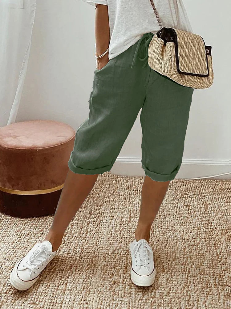 Bequeme Damen Sommer Shorts mit flexiblem Elastikbund, perfekt für Freizeit & Strand.