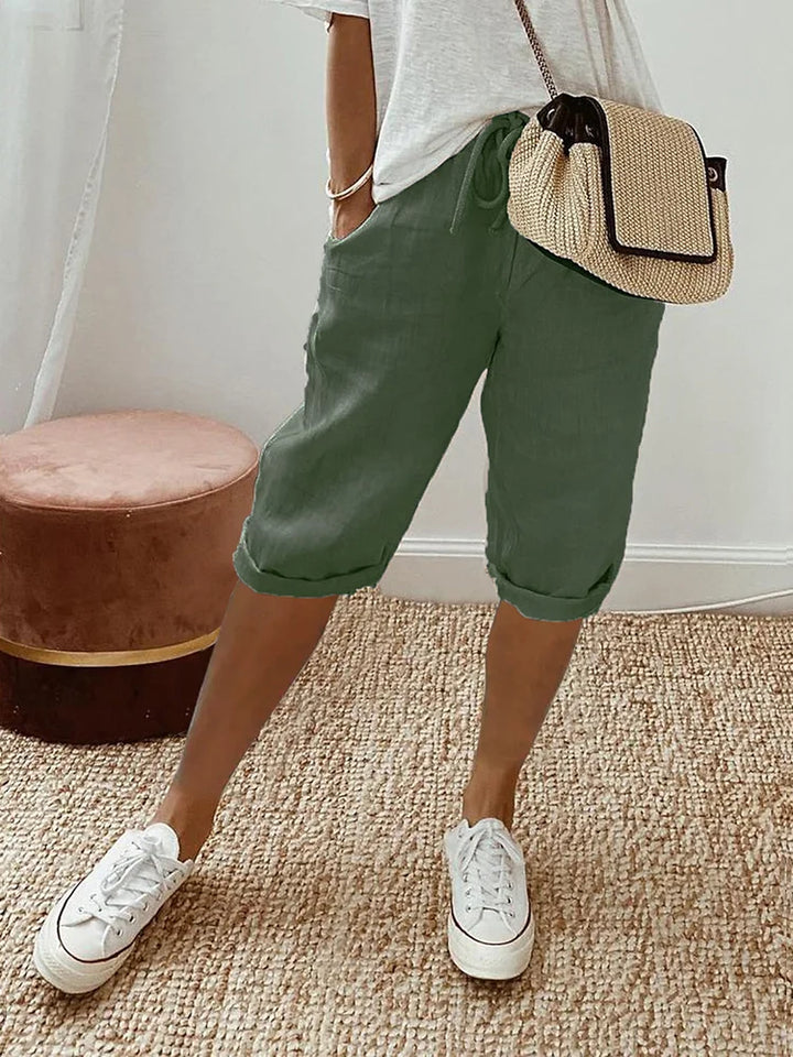 Bequeme Damen Sommer Shorts mit flexiblem Elastikbund, perfekt für Freizeit & Strand.