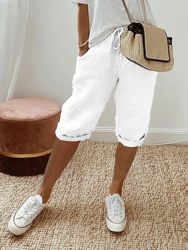 Stylische Damen Shorts mit Elastikbund, ideal für Sommer, Urlaub & moderne Streetwear-Looks.