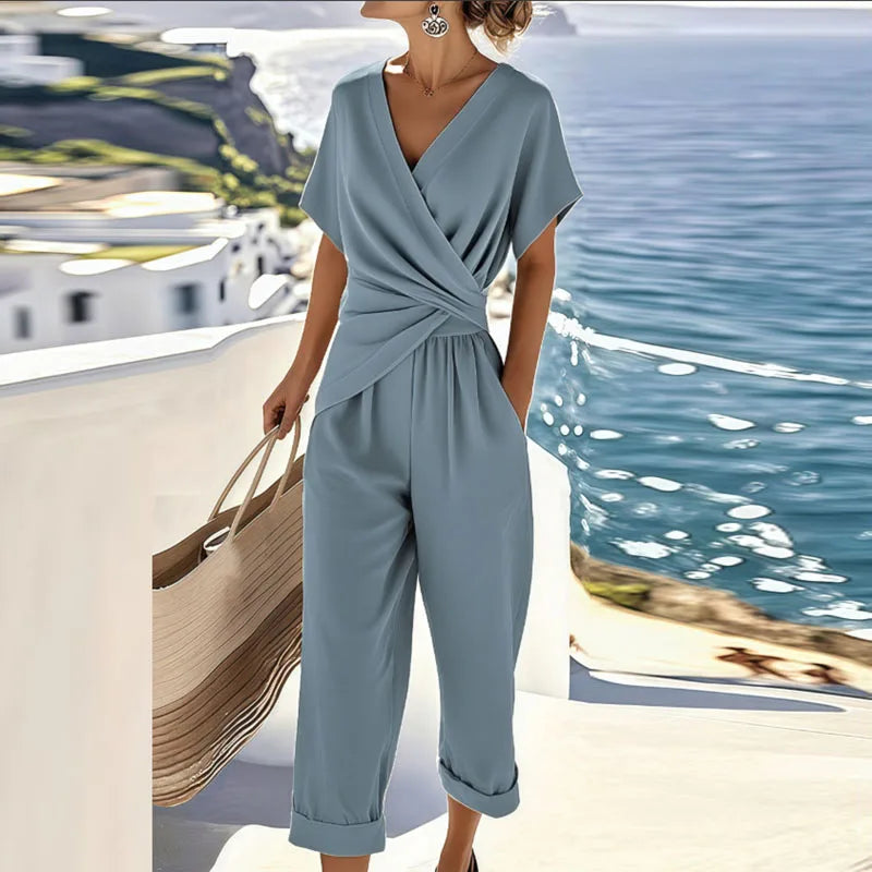 Elegantes Damen Wickel-Set als Zweiteiler. Komfortable Sommerkleidung, vielseitig für Strand & Freizeit.