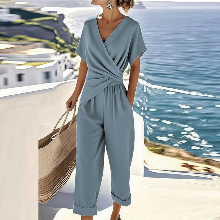 Elegantes Damen Wickel-Set als Zweiteiler. Komfortable Sommerkleidung, vielseitig für Strand & Freizeit.
