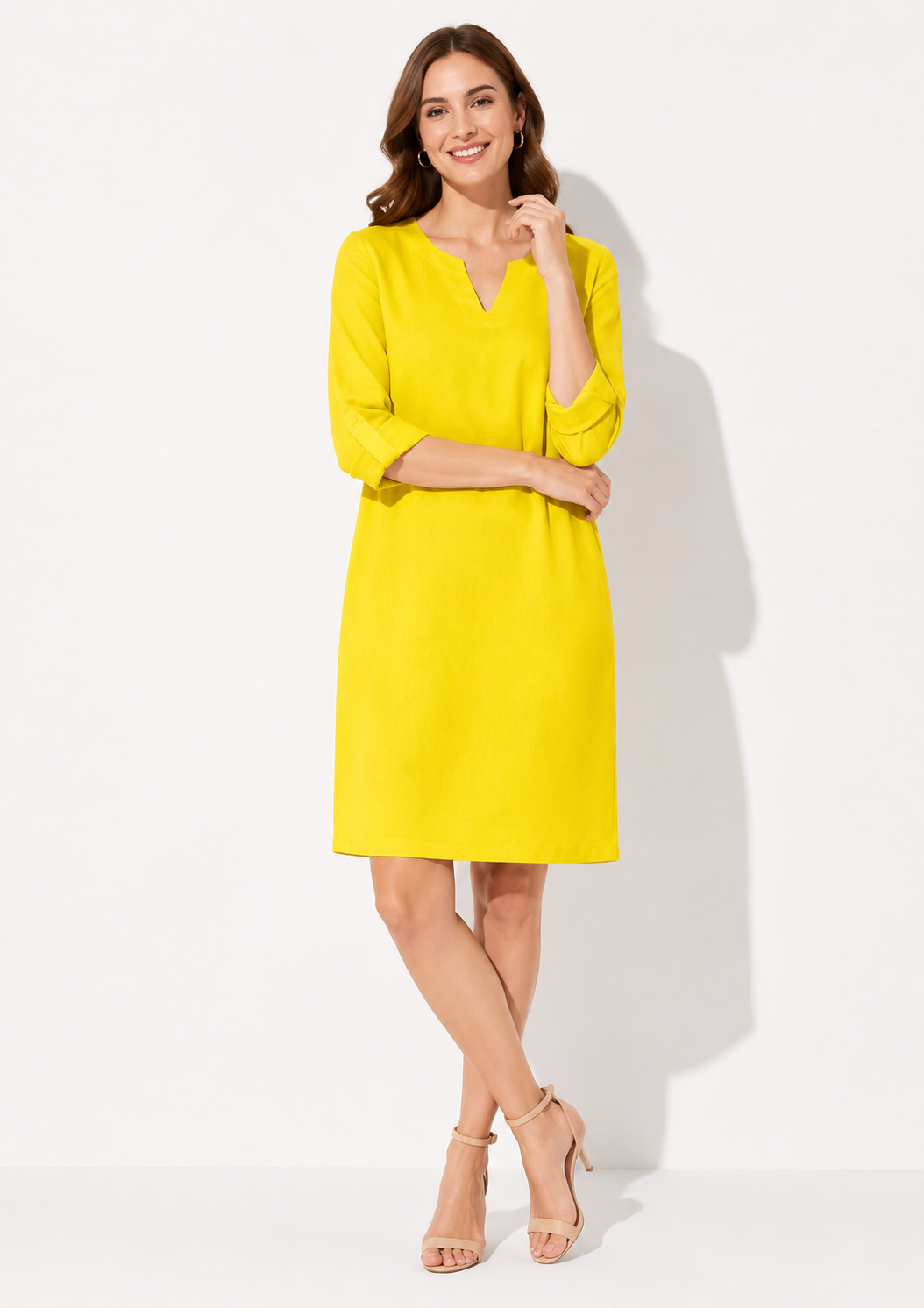 Leuchtendes Sommerkleid für Damen, kurzarm, figurfreundlich und ideal für sonnige Tage.