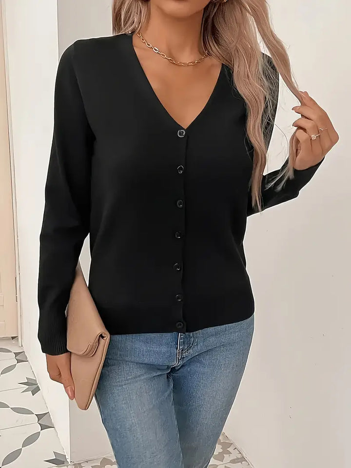 Komfortabler Damen Cardigan, weicher Strickpullover-Stil, ideal als Übergangsjacke für Herbsttage.