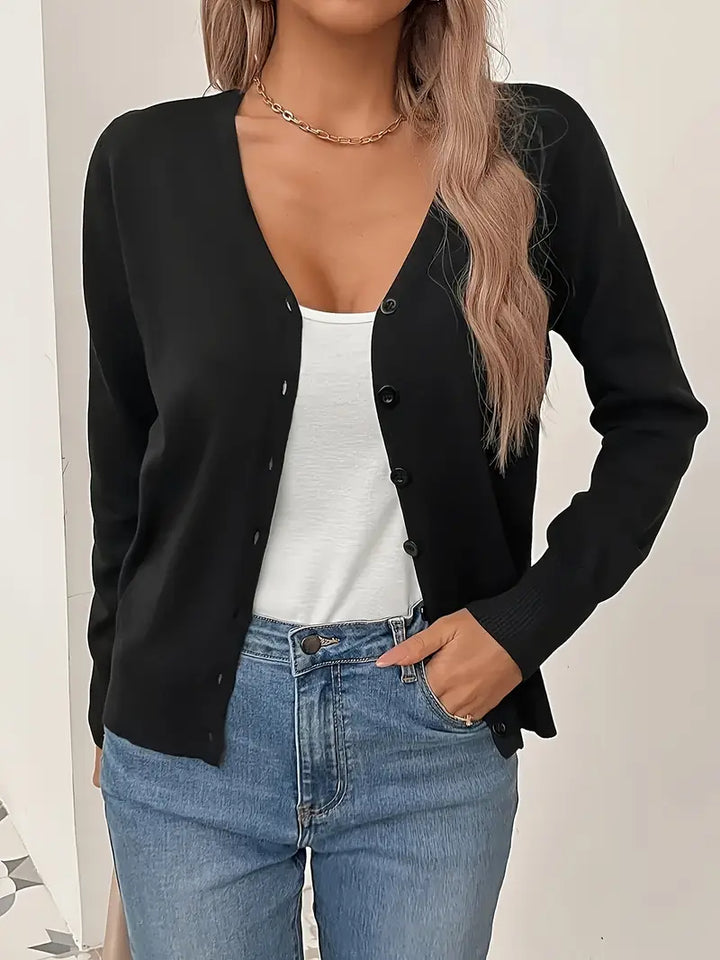 Elegante Damen Strickjacke mit V-Ausschnitt, vielseitig für Herbstmode & Freizeit.