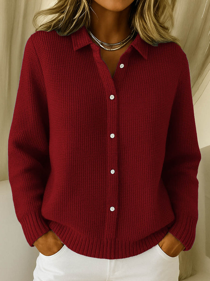 Hochwertige Damen Strickjacke, eleganter Cardigan für Alltagskleidung. Stilvoll, bequem und vielseitig kombinierbar.