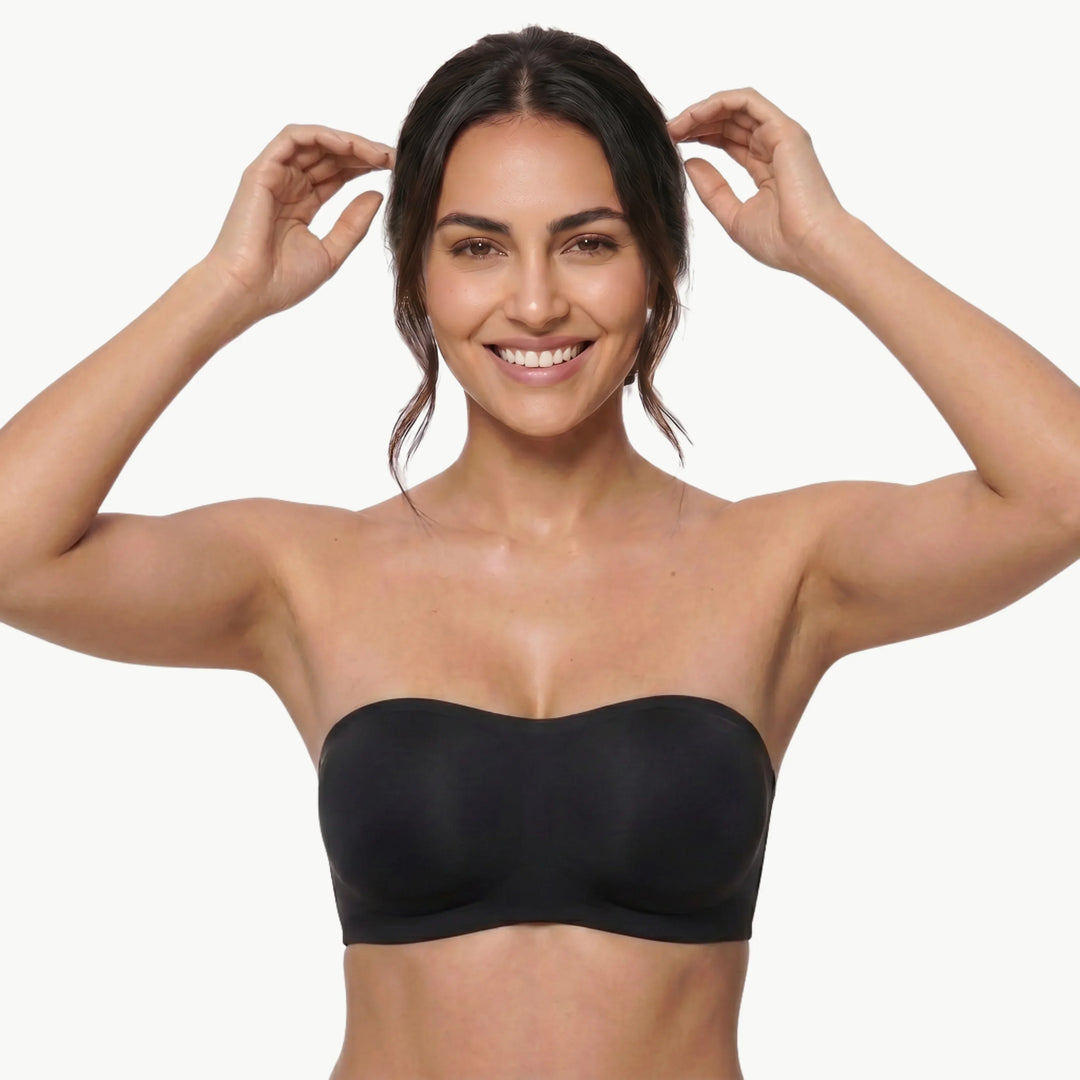Trägerloser Damen BH in Beige, unsichtbar, bügellos & mit Push-up für ultimativen Tragekomfort.