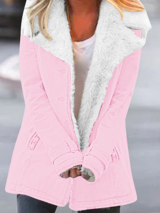 Damen Freizeitjacke in dezenter Farbe. Eine warme Übergangsjacke, die zu vielen Herbstoutfits passt.
