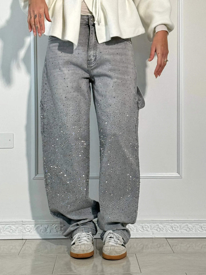 Detailreiche Damen Weite Ballon-Jeans mit Strass, ein Must-have für Fashionistas.