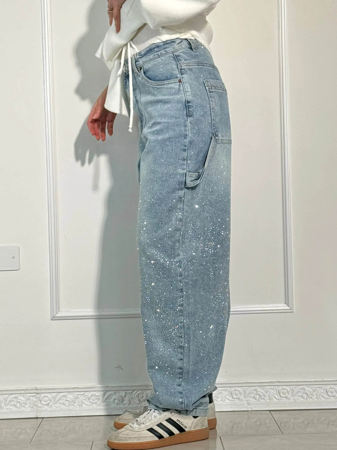 Damen Weite Ballon-Jeans mit Strass, perfekt für einen modischen und bequemen Look.