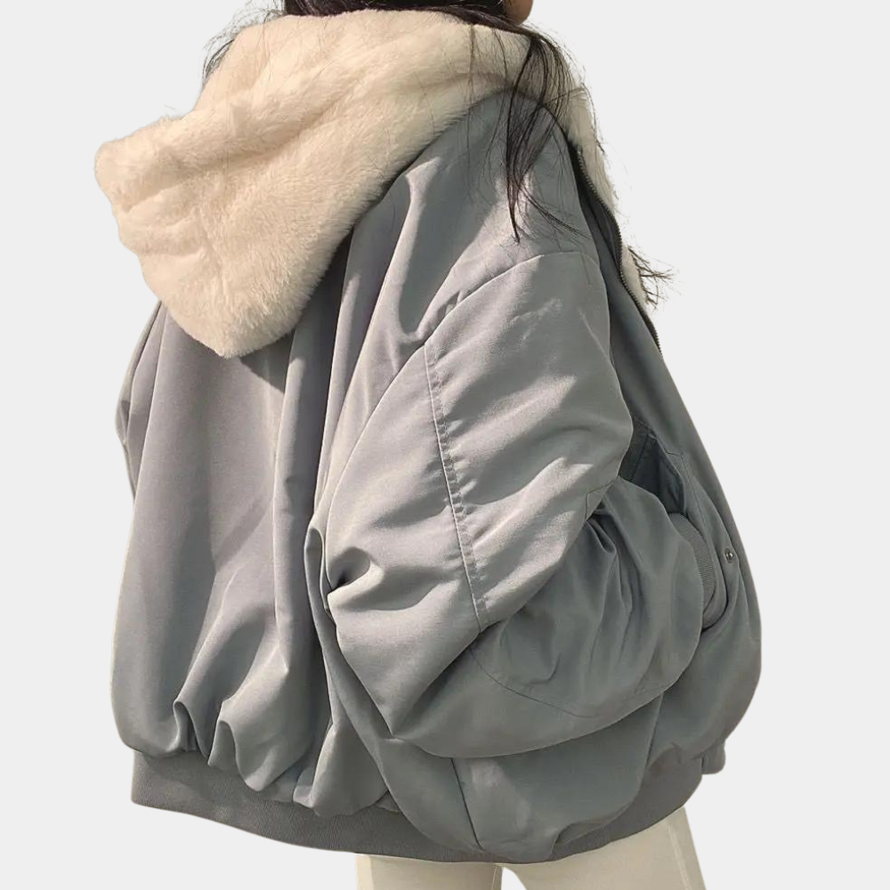 Damen Winterjacke kuschelig warm, locker geschnitten. Ideal für stylische Wintertage und kalte Temperaturen.