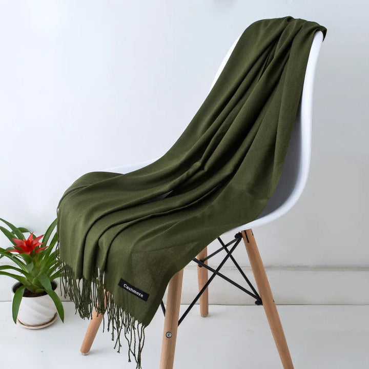 Weicher Damen-Winterschal mit Fransen, warm und vielseitig, ideal für den täglichen Gebrauch.