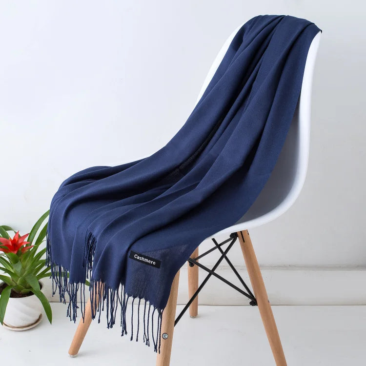 Eleganter Damen-Pashmina-Winterschal mit Fransen, weich und warm für stilvolle Auftritte.