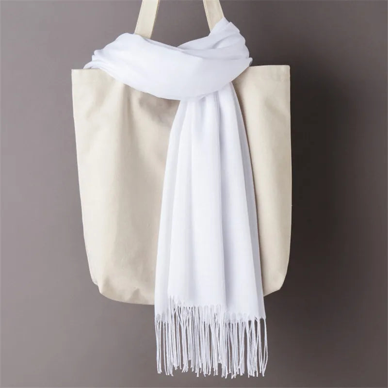 Eleganter Pashmina-Winterschal für Damen mit Fransen, ideal als warmes Winter-Accessoire.