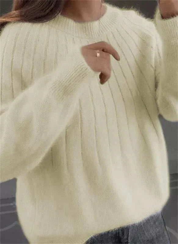 Hochwertiger Damen Pullover mit Zopfmuster, weicher Strick für maximalen Komfort im Winter.