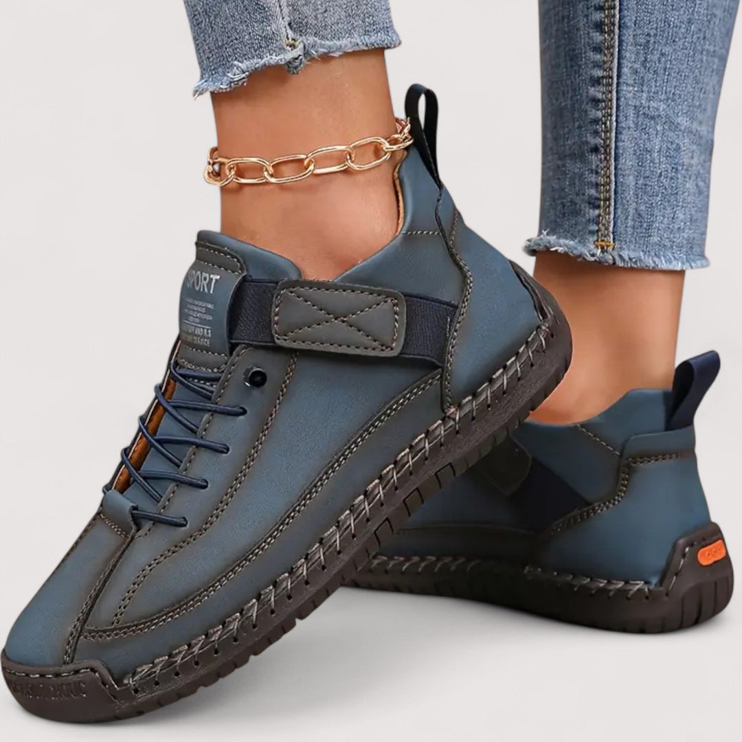 Rutschfester Damen Sneaker: Stylischer Freizeitschuh, der Komfort und Sicherheit bietet.